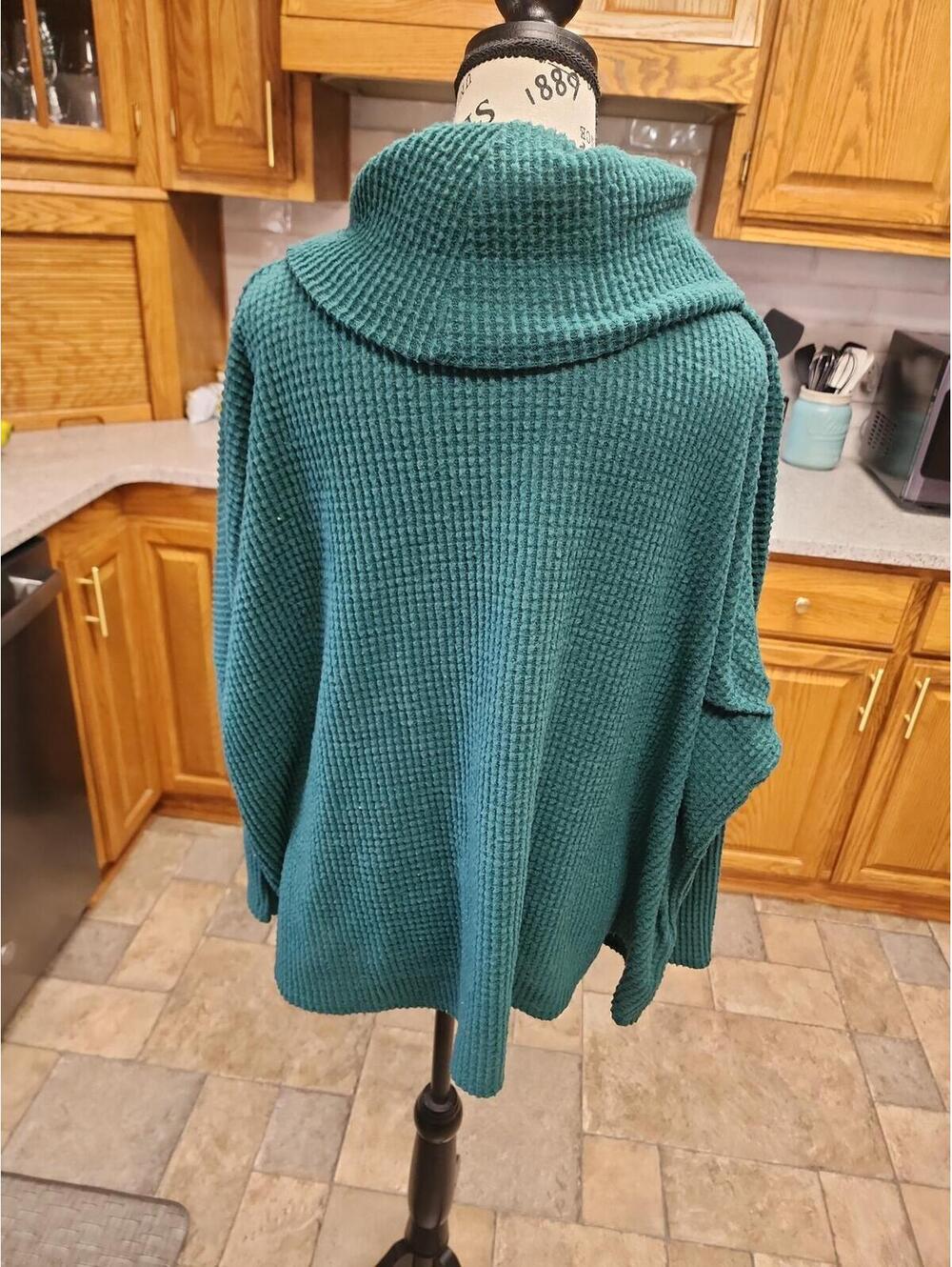 Sweater - Picture 3 of 8